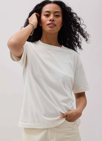 Nina Tee -- Bone