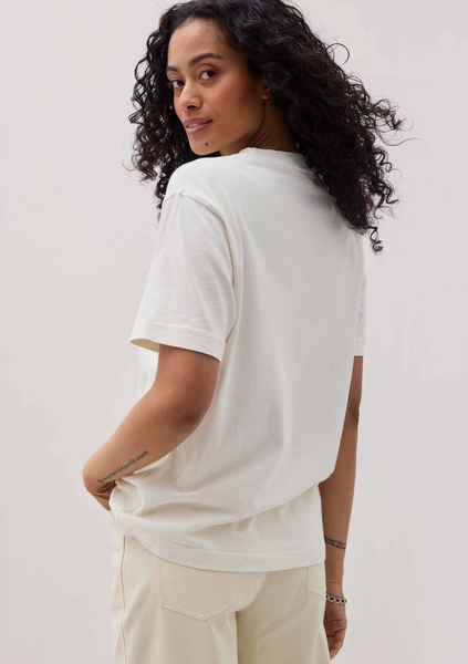 Nina Tee -- Bone